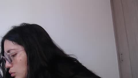 Trixie 3 online show from 07-20-26, 02:30