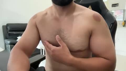 Snapshot of weaponx1 chatting on 01-07-25, 09:14 Weapon X online show from 01-07-25, 09:14