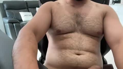 Snapshot of weaponx1 chatting on 02-06-25, 01:27 Weapon X online show from 02-06-25, 01:27