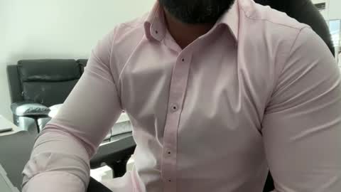 Snapshot of weaponx1 chatting on 10-12-25, 10:31 Weapon X online show from 10-12-25, 10:31