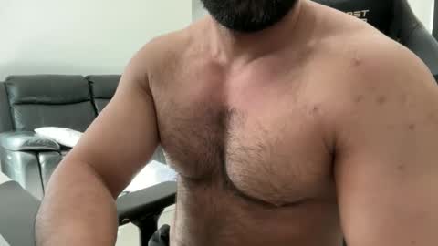 Snapshot of weaponx1 chatting on 10-19-25, 10:32 Weapon X online show from 10-19-25, 10:32