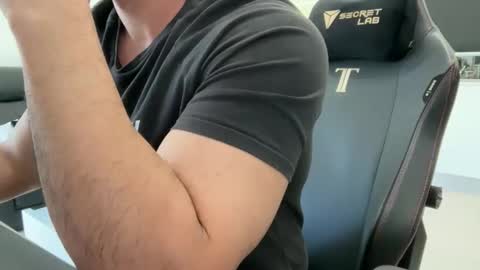 Snapshot of weaponx1 chatting on 10-24-25, 03:47 Weapon X online show from 10-24-25, 03:47