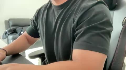 Snapshot of weaponx1 chatting on 10-28-25, 12:25 Weapon X online show from 10-28-25, 12:25