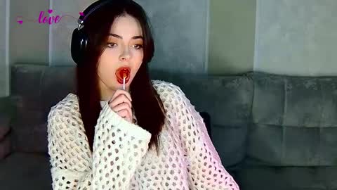 Snapshot of weareyoursun chatting on 02-28-25, 05:15 Alice online show from 02-28-25, 05:15