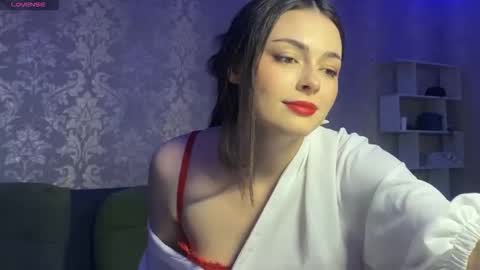 Snapshot of weareyoursun chatting on 02-25-26, 04:27 Alice online show from 02-25-26, 04:27