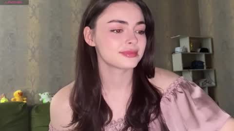 Snapshot of weareyoursun chatting on 03-05-26, 08:32 Alice online show from 03-05-26, 08:32