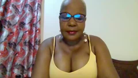 Snapshot of weaverbird25 chatting on 01-10-26, 08:21 weaverbird25 online show from 01-10-26, 08:21