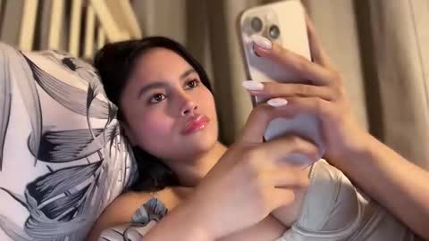 Maggie online show from 12-02-25, 03:29