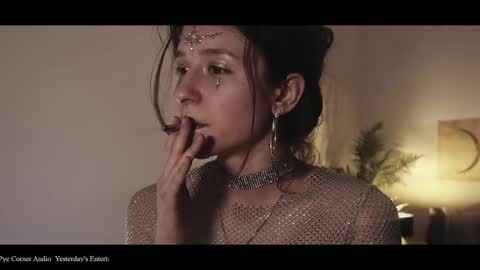 Coraline online show from 12-21-24, 08:10