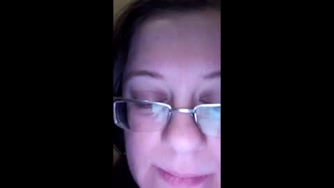 Snapshot of webgirl2 chatting on 12-18-24, 01:26 Marina online show from 12-18-24, 01:26