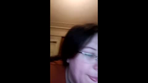 Snapshot of webgirl2 chatting on 03-10-25, 11:06 Marina online show from 03-10-25, 11:06