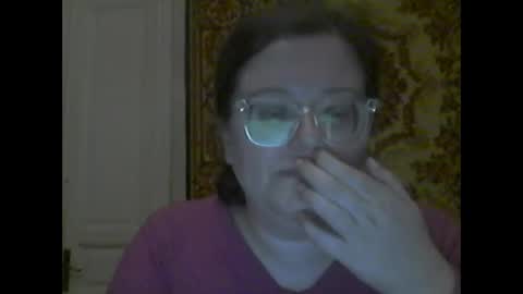 Snapshot of webgirl2 chatting on 09-24-25, 09:40 Marina online show from 09-24-25, 09:40