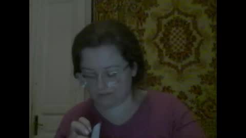 Snapshot of webgirl2 chatting on 09-29-25, 10:25 Marina online show from 09-29-25, 10:25