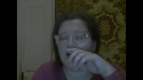 Snapshot of webgirl2 chatting on 10-15-25, 09:15 Marina online show from 10-15-25, 09:15