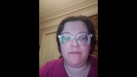 Snapshot of webgirl2 chatting on 10-28-25, 12:03 Marina online show from 10-28-25, 12:03