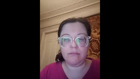 Snapshot of webgirl2 chatting on 10-29-25, 04:42 Marina online show from 10-29-25, 04:42