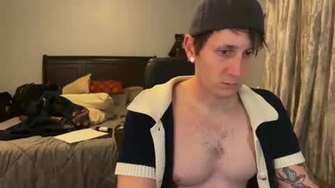 Snapshot of webslingxxxx chatting on 11-30-25, 12:58 webslingxxxx online show from 11-30-25, 12:58