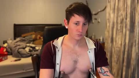 Snapshot of webslingxxxx chatting on 02-17-26, 01:24 webslingxxxx online show from 02-17-26, 01:24