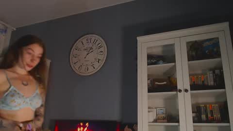  moon  online show from 02-11-25, 03:18