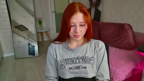 Snapshot of weisser_moon chatting on 03-17-26, 05:22 Weisser moon online show from 03-17-26, 05:22