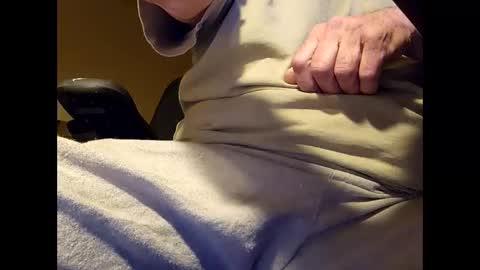 Snapshot of welderod chatting on 05-17-26, 06:44 welderod online show from 05-17-26, 06:44