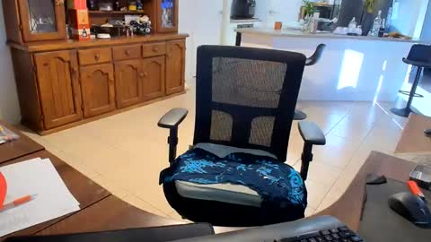 Wellhelloo online show from 05-21-26, 05:47