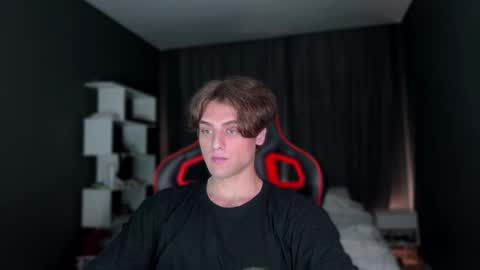 Snapshot of wellidonehere chatting on 11-04-25, 11:04 wellidonehere online show from 11-04-25, 11:04