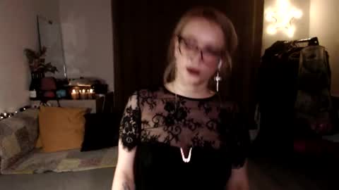 Liza online show from 11-24-25, 10:42