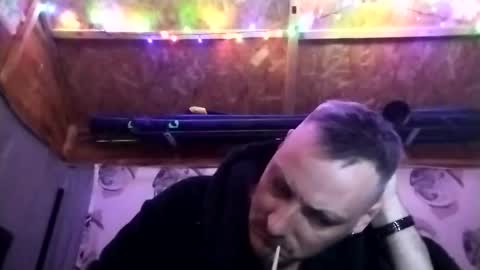 Welshdragon37 online show from 12-21-25, 11:45