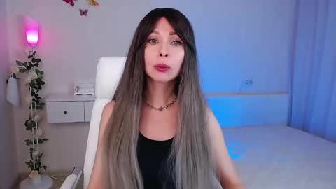 Snapshot of wendifoster chatting on 02-10-25, 06:56 Wendi Foster online show from 02-10-25, 06:56