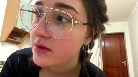 Anna online show from 04-17-26, 04:32