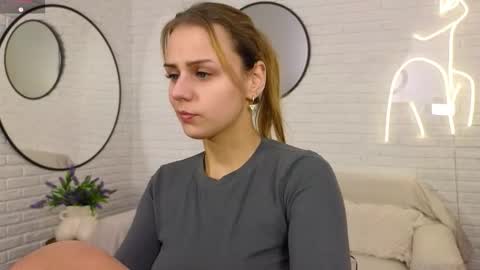 Snapshot of wendy__doll chatting on 01-10-26, 09:16 Im Wendy online show from 01-10-26, 09:16