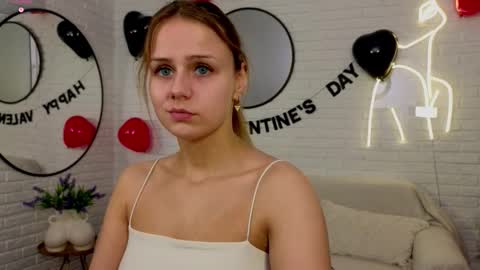 Snapshot of wendy__doll chatting on 02-12-26, 09:21 Im Wendy online show from 02-12-26, 09:21