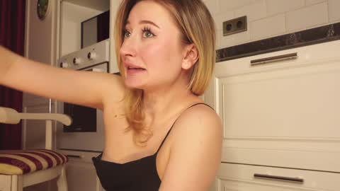 Daisy    online show from 12-03-24, 12:24