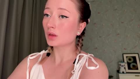 Daisy    online show from 10-28-25, 05:04