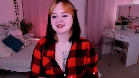 Snapshot of wendyycandy chatting on 09-26-25, 04:44 wendyycandy online show from 09-26-25, 04:44
