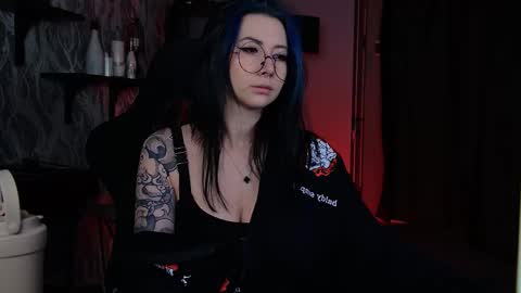 little girl who is always rightLisa online show from 12-15-25, 01:10