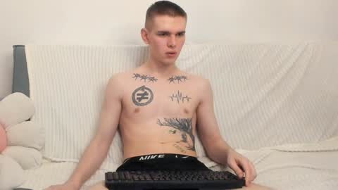 Snapshot of wesleyross chatting on 01-01-25, 11:29 Wes online show from 01-01-25, 11:29