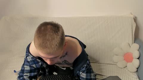 Snapshot of wesleyross chatting on 01-09-25, 11:02 Wes online show from 01-09-25, 11:02