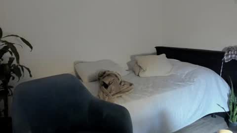 Snapshot of west_ta chatting on 09-14-25, 11:59 tatty online show from 09-14-25, 11:59