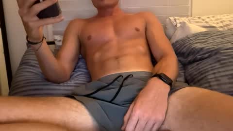 Snapshot of weston22w chatting on 05-30-26, 01:25 College Curious online show from 05-30-26, 01:25
