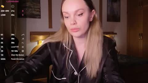 Lana online show from 10-24-25, 06:59