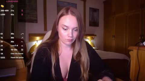 Lana online show from 05-10-26, 08:14