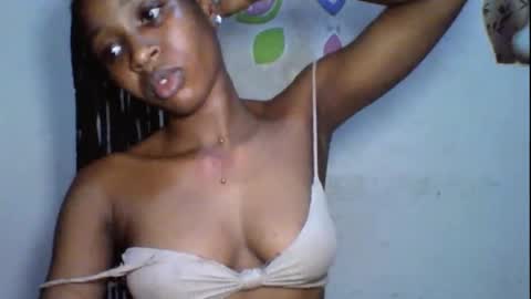 Snapshot of wet_pussy200 chatting on 10-26-25, 08:26 Bella online show from 10-26-25, 08:26
