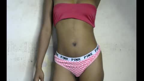 Snapshot of wet_pussy200 chatting on 01-18-26, 01:04 Bella online show from 01-18-26, 01:04