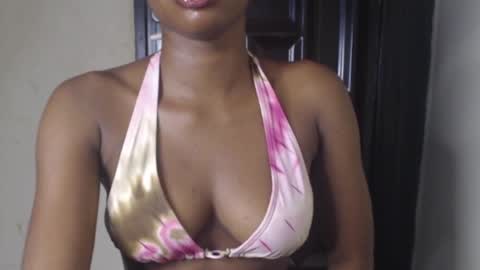 Snapshot of wet_pussy200 chatting on 04-19-26, 08:02 Bella online show from 04-19-26, 08:02