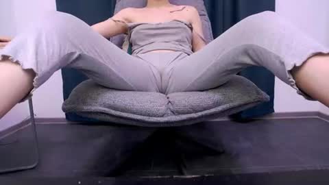 Beatrice Moan from LovenseWet from Tip MenuOpen for Private online show from 07-04-26, 08:48
