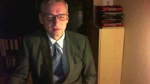 Franz online show from 11-16-25, 06:08