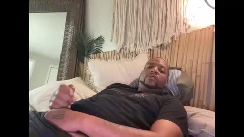 Magic johnson 313 online show from 10-15-25, 01:11
