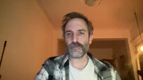 Snapshot of whiskylovexxx chatting on 05-13-26, 12:41 WhiskyLove online show from 05-13-26, 12:41